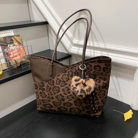 Τσάντα Tote Με Λεοπάρ Σχέδιο Καμβάς Δέρμα PU Patchwork Μεγάλη Χωρητικότητα Τσάντα Ώμου Με Λούτρινο Μενταγιόν Καρδιά