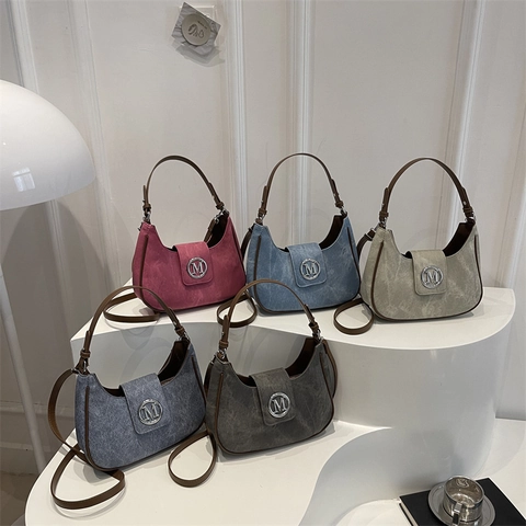 Damen Hobo Schultertasche Retro Texturiert Mit PU Lederbesatz Rundem Metall M Logo Verstellbarem Riemen Achseltasche