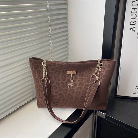Women Large Capacity Leopard Print Tote Bag Suede Texture Matte Handbag With Gold Chain Strap And Deer Pendant