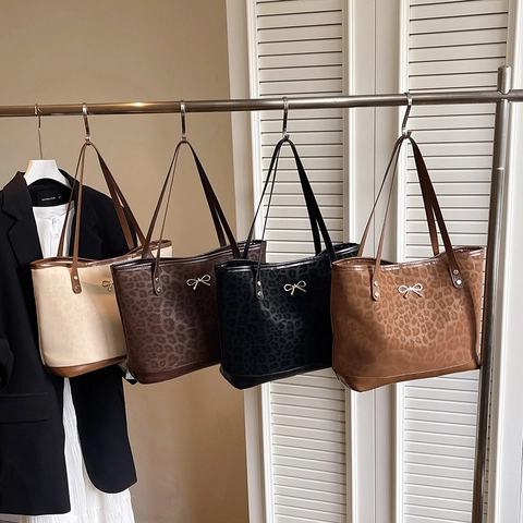 Leopard Print Suède Tote Bag Voor Dames Grote Capaciteit Schoudertas Met Gouden Strik Retro Mode Commuting