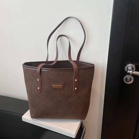 Bolso Tote Grande Para Mujer Gamuza Sintética Cuero PU Vintage Simple Remache Bolso De Hombro Para Trabajo