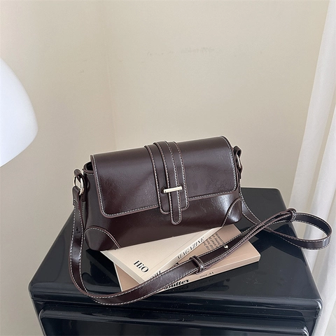 Retro PU Leather Underarm Shoulder Bag Contrast Stitching Magnetic Flap Adjustable Strap Minimalist Crossbody Square Handbag Women
