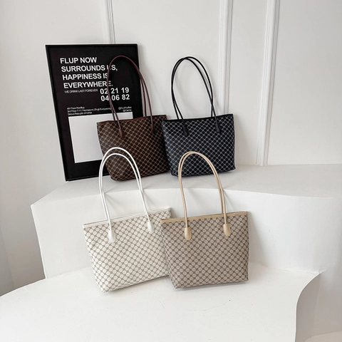 Large Capacity Tote Bag PU Leather Vintage Patterned Shoulder Handbag For Women Commuter Work Travel Style