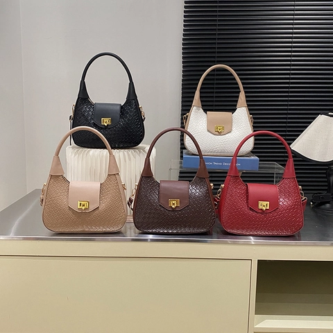 Sac Hobo Croissant Pour Femmes En Cuir PU Tissé Style Français Vintage Sac À Main Bandoulière Avec Fermoir Métallique