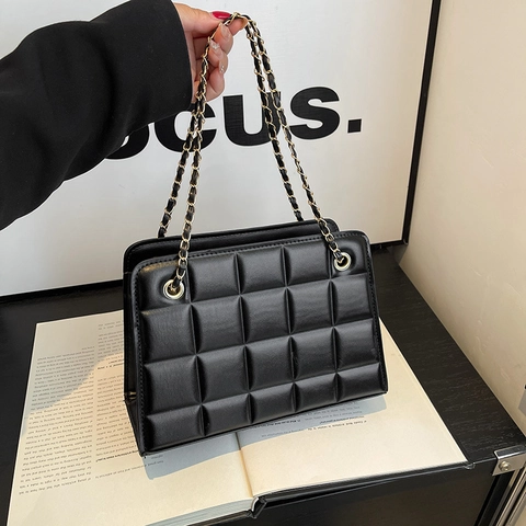 Women Quilted Crossbody Bag Fashion PU Leather Square Shoulder Purse With Gold Chain Strap Elegant Retro Style