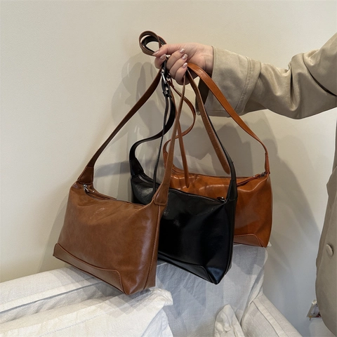 Minimalist Large Capacity Shoulder Bag Retro PU Leather Crossbody Tote Solid Color Underarm Bag For Women Daily Travel