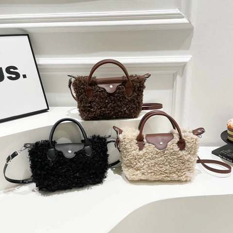 Plush Handbag With PU Leather Flap Lamb Wool Crossbody Bag For Women Winter Fashion Soft Warm Shoulder Bag