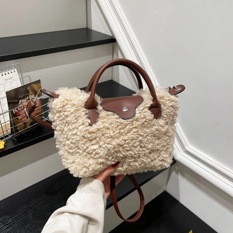 Plush Handbag With PU Leather Flap Lamb Wool Crossbody Bag For Women Winter Fashion Soft Warm Shoulder Bag