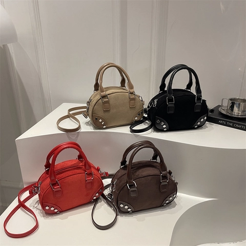 Petit Sac Carré Femme Rétro Minimaliste Style Daim Avec Rivets Sac Bandoulière Sac à Main Tendance Mode Quotidienne