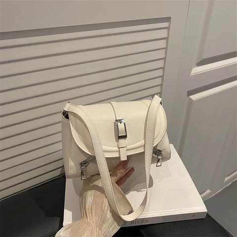 Retro Women PU Leather Shoulder Bag Underarm Bag With Silver Square Buckle Double Zipper Decoration Minimalist Daily Chic