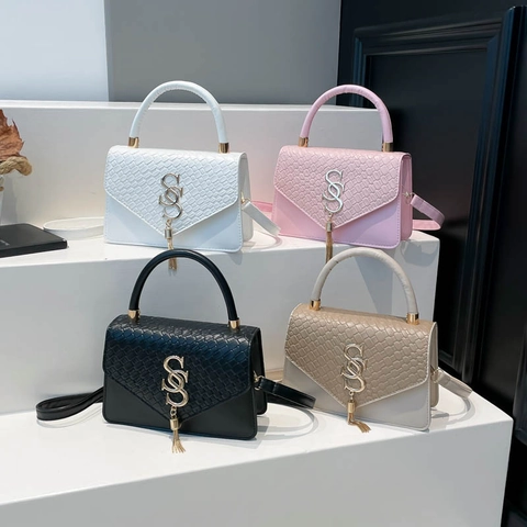 Damen PU Leder Schultertasche Krokodil Prägung Umhängetasche Mit Quaste Minimalistische Mode Quadratische Handtasche