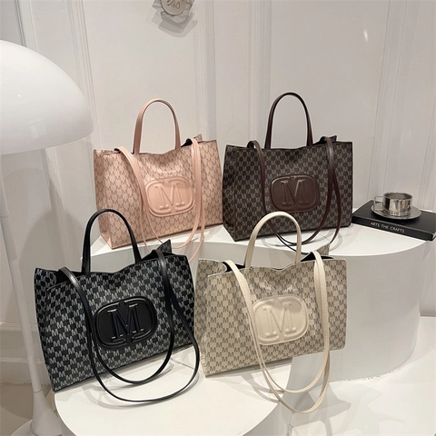 Borsa Tote Monogramma Da Donna Grande Capacità Vintage Pelle PU Borsa A Spalla Chiusura Magnetica Borsa A Mano Trendy