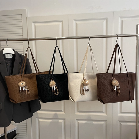 Women Leopard Print Large Capacity Tote Bag Fashion Casual PU Leather Shoulder Bag With Plush Monster Charm Handbag