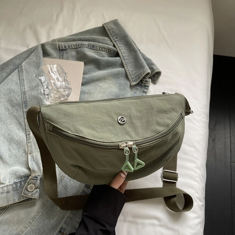 Fashion Women Nylon Crescent Shoulder Bag Lightweight Casual Crossbody Chest Bag Solid Color Sporty Travel Moon Shape Bag