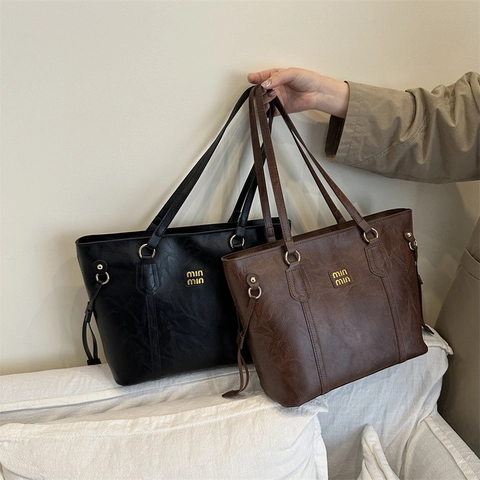 Grand Sac Cabas En Cuir PU Texture Rétro Polyvalent Sac À Main De Banlieue Femmes Style Rétro Matériel Métallique
