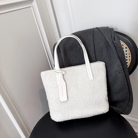 Women Minimalist Plush Lamb Wool Tote Bag Large Capacity Casual Faux Fur Shoulder Bag With Leather Handle Winter Fashion Handbag