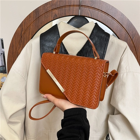 Woven Texture PU Leather Shoulder Crossbody Handbag For Women With Gold Metal Trim Flap Magnetic Buckle Square Shape