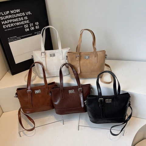 Women Retro PU Leather Small Square Handbag Versatile Shoulder Crossbody Bag With Silver Metal Twist Lock Commuter Tote