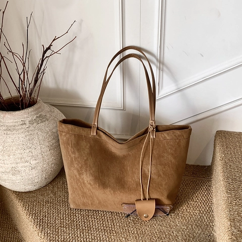 Große Kapazität Frosted PU Leder Tote Bag Retro Minimalistische Pendler Schultertasche Für Damen Mit Anhänger