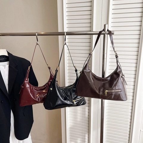 Fashion Large Capacity Shiny PU Leather Hobo Shoulder Bag For Women Vintage Minimalist Solid Color Crossbody Bag Everyday Handbag