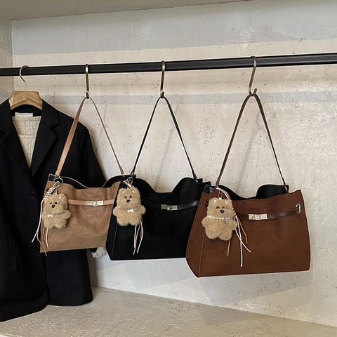 Women Suede PU Leather Tote Bag Vintage Matte Large Capacity Commuting Shoulder Crossbody Handbag With Bear Charm