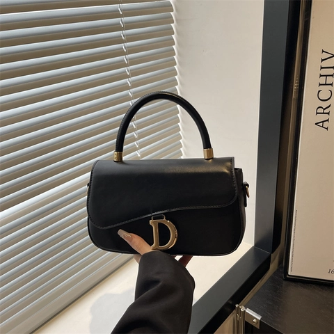 Borsa A Spalla A Sella Asimmetrica In Pelle PU Da Donna Hardware Con Lettera D Dorata Borsa A Mano Versatile
