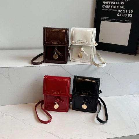 Fashion Glossy PU Leather Women Mobile Phone Bag Letter Print Flap Crossbody Bag With Metal Pendant Shoulder Bag