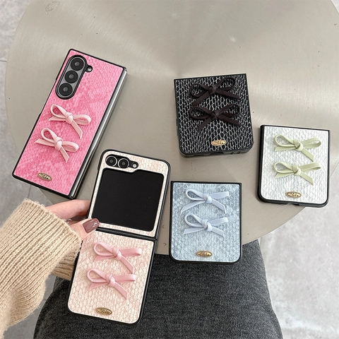 Foldable Phone Case For Samsung Z Flip Series PU Leather Snake Pattern With Ribbon Bows Sweet Protective Cover