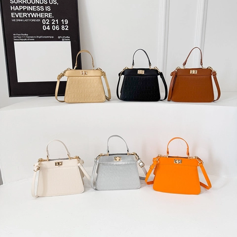 Women Croco Embossed Handbag Fashion PU Leather Shoulder Crossbody Bag With Metal Turn Lock Trapezoid Top Handle Tote For Lady