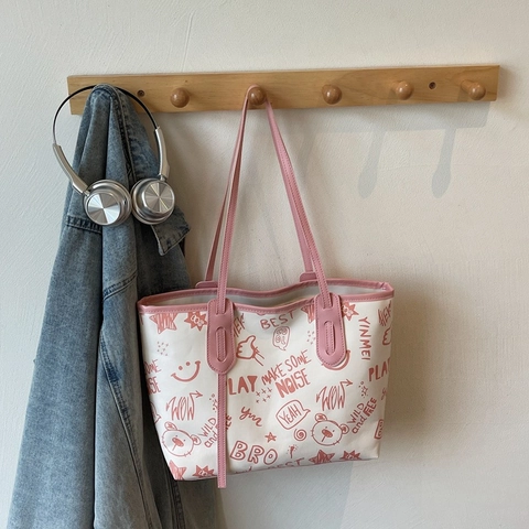 Dames Grote Capaciteit PU Leer Tote Tas Straat Graffiti Print Schoudertas Met Schattige Pluche Konijn Hanger Handtas