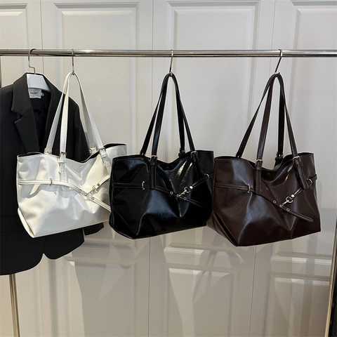 Sac Fourre-tout en Cuir PU Grande Capacité pour Femmes Sac à Épaule de Mode avec Boucle en Métal Sangles Décoratives