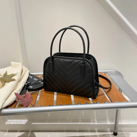 Borsa a Mano da Donna Vintage in Pelle PU Trapuntata a V Elegante Borsa a Tracolla con Motivo a V e Tracolla Regolabile per il Pendolarismo Quotidiano