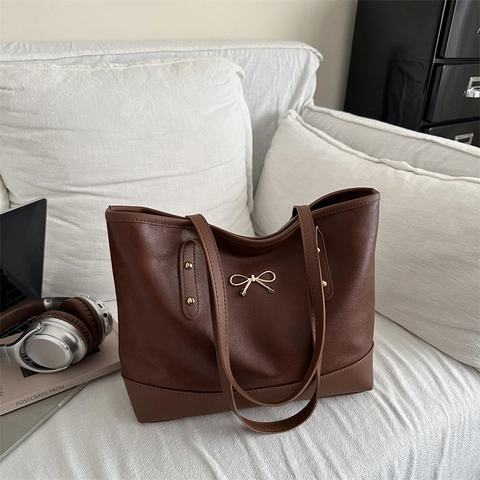 Women Large Capacity PU Leather Tote Bag Vintage Underarm Shoulder Handbag Fashion Metal Bow Decoration Commuting Bag