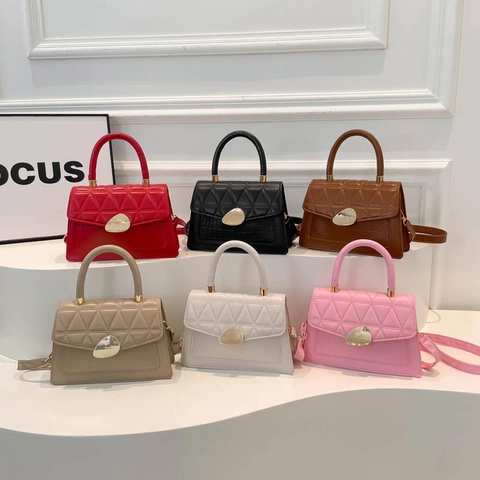 Sac À Main Femme Cuir PU Matelassé Losange Gaufré Crocodile Sac Bandoulière Boucle Dorée Élégant Mode Petit Sac Carré