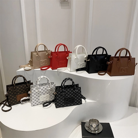 Damen PU Leder Umhängetasche G Buchstabe Geprägt Monogramm Druck Tragegriff Verstellbarer Riemen Mode Täglich Quadratische Tasche