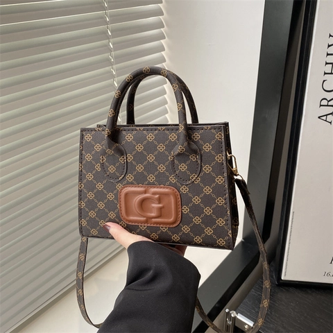 Damen PU Leder Umhängetasche G Buchstabe Geprägt Monogramm Druck Tragegriff Verstellbarer Riemen Mode Täglich Quadratische Tasche