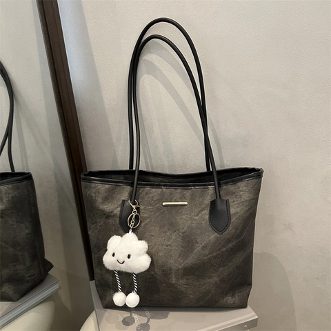Borsa Tote Da Donna In Pelle PU Grande Capacità Semplice Borsa A Spalla Da Pendolare Con Ciondolo A Nuvola