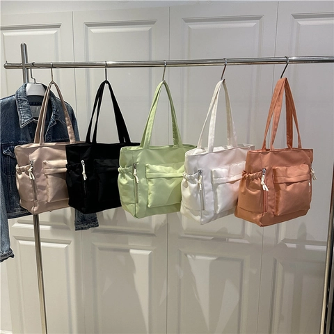 Damen Große Kapazität Nylon Tragetasche Mehrfachtaschen Lässige Schultertasche Straßentrend Minimalistisches Design Handtasche