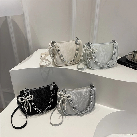 Borsa Tracolla Donna Moda Pelle PU Pieghe Forma Nuvola Con Catena Metallo Argento E Ciondolo Fiocco Künstliche Perle Borsa Spalla Chic
