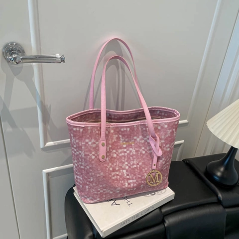 Große Kapazität Tote Tasche Damen Gewebtes Muster PU Leder Umhängetasche Mode Elegante Handtasche Mit Metallanhänger