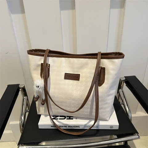 Large Capacity Tote Bag PU Leather Embossed Houndstooth Shoulder Handbag For Office College Chic With Plush Charm