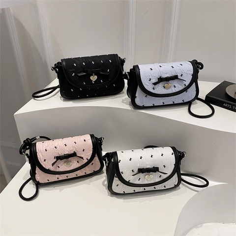 Bolso Pequeño Cuadrado con Lazo Coreano para Mujer Color de Contraste Bolso Bandolera Texturizado Con Colgante de Corazón