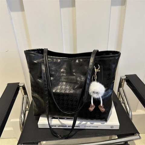 Large Capacity Tote Bag PU Leather Embossed Houndstooth Shoulder Handbag For Office College Chic With Plush Charm