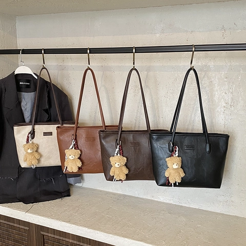 Borsa Tote da Donna in Pelle PU di Grande Capacità Borsa a Tracolla Pendolare Minimalista con Ciondolo a Forma di Orso