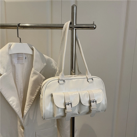 Sac À Épaule Femme Cuir PU Brillant Sac Sous L'Aisselle Avec Doubles Poches Avant Boucles Métalliques Style Rétro