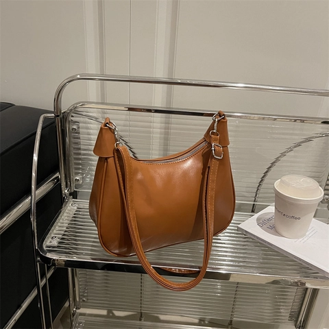 Vintage PU Leather Underarm Bag Women Crescent Hobo Shoulder Bag With Adjustable Strap Commuter Minimalist Solid Color