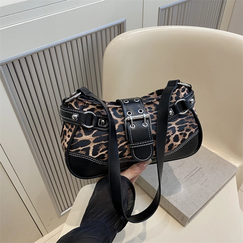 Retro Leopard Print PU Leather Underarm Baguette Bag For Women Y2K Spice Girl Style With Large Silver Buckle Hardware