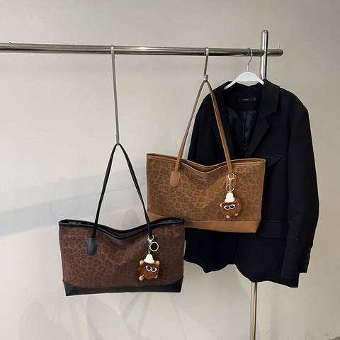 Bolso Tote Vintage Con Estampado De Leopardo Para Mujer De Gran Capacidad En Ante PU Bolso De Hombro Casual Para Viaje Diario Urbano Con Colgante