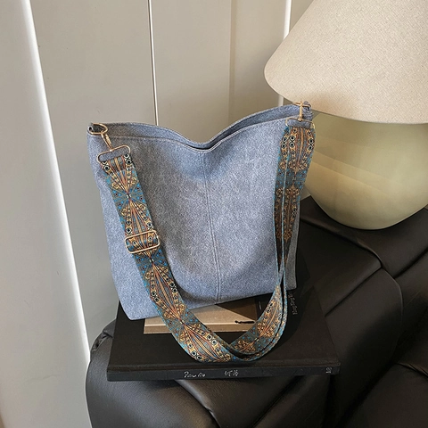 Retro PU Leather Tote Bag With Wide Ethnic Print Strap Large Capacity Commuter Shoulder Handbag For Women