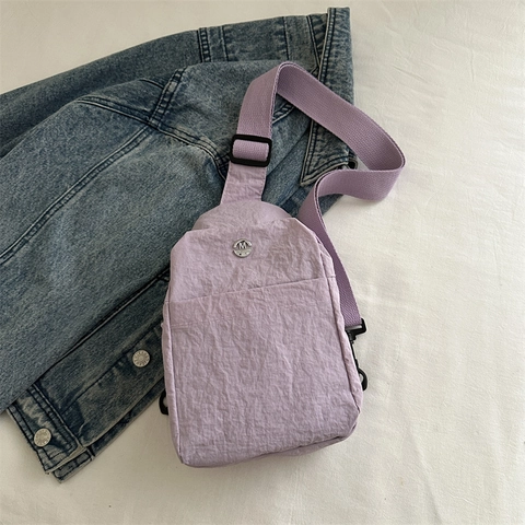Women Nylon Chest Bag Textured Lightweight Crossbody Sling Bag Casual Travel Sports Outdoor Minimalist Style